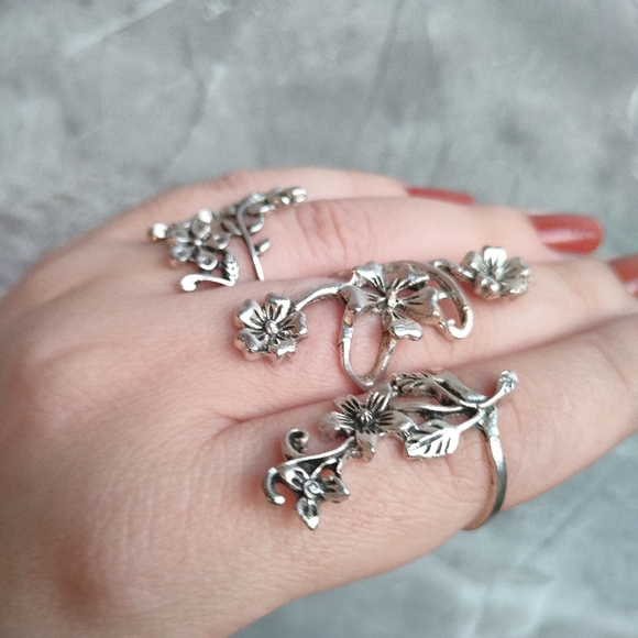 Set of 3 Floral Rings - Picture 9 of 13